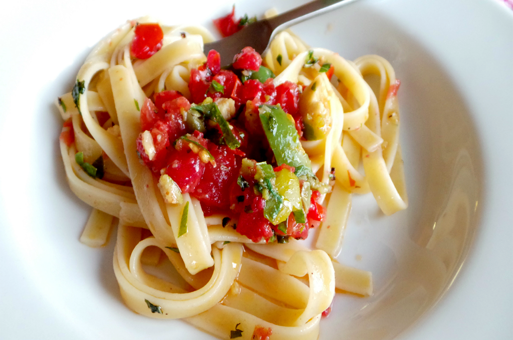 Fettuccine With Raw Sauce